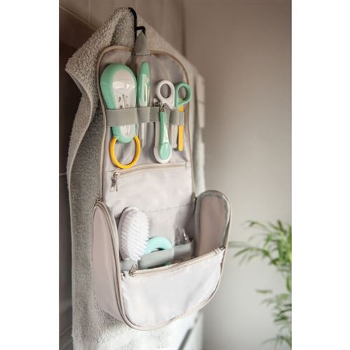 Trousse De Toilette Nomade Beaba 9 Accessoires Gris Produits Bebes Fnac