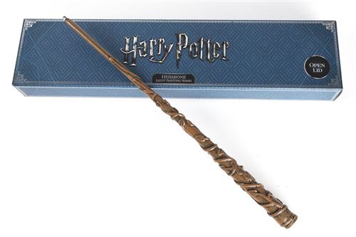 Acheter Replique - Harry Potter - Baguette Hermione Lumineuse État correct - 22,77 € Replique - Harry Potter - Baguette Hermione Lumineuse État correct - WOW Toys reconditionné disponible sur Fnac