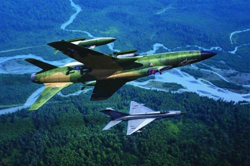 Maquette avion Hobby Boss Republic F-105D Thunderchief- 1/48 - Maquet