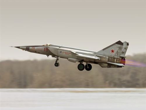 Mig-25 Rbt,soviet Reconnaissance Plane (100% New Molds)- 1:72e - Icm