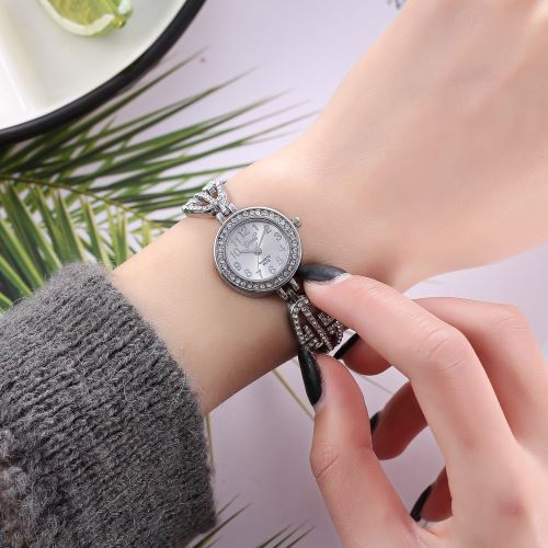 Montre-bracelet de luxe pour dames de la mode avec montre à quartz en alliage de diamantArgent