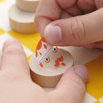Jeu de voyage Auzou Les Jouets Libres La Cour du Roi Jeu d'échecs en bois
