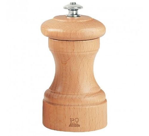 A recreation of the original Peugeot table mill, the Bistro wooden pepper mill is iconic, synonymous with a café culture that is relaxed and appreciates good food as well as good times.  This pepper mill is a true classic and in its natural shade will fit comfortably on any table setting. Bistro