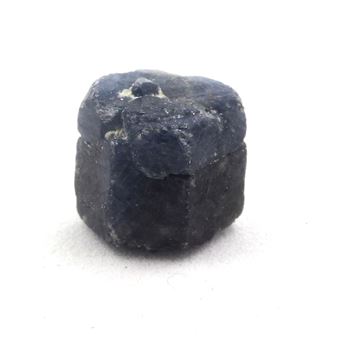 Saphir Pourpre Rare De Madagascar - 1,18 Carat, Dimensions 7,5 X 5,5 Mm, Traité Par Chauffage (H)