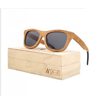 lunettes de soleil en bois