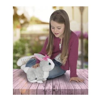 Peluche interactive IMC Toys Betsy Mon petit lapin