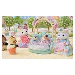 5809 - Les princesses en robes a fleurs