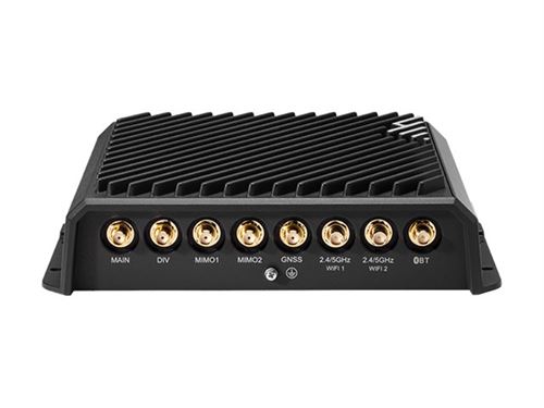 Cradlepoint R1900-5GB - Routeur sans fil - WWAN commutateur 4 ports - 1GbE - Wi-Fi 6 - Bi-bande - 5G - avec 3 ans de plan NetCloud Mobile Performance Essentials