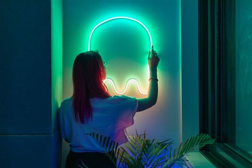 Lumière décorative LED intelligente Effet néon Tube lumineux Alexa Google Wi-Fi Bluetooth Twinkly Music 2m