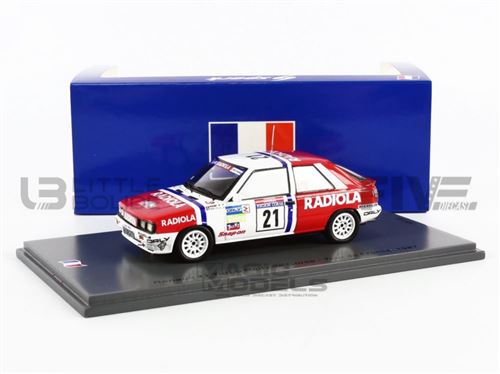 Voiture Miniature de Collection SPARK 1-43 - RENAULT 11 Turbo Tour de Corse - Rallye de France 1987 - Red / White - SF146