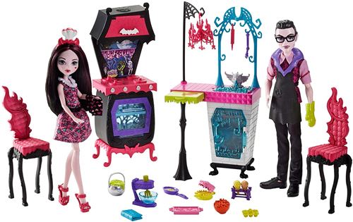 Monster High FCV75 Jouets Famille Vampire avec Cuisine et Poupées (Lot DE 2)