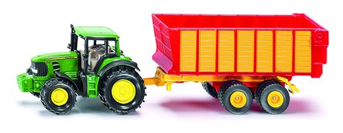 Tracteur John Deere avec remorque d'ensilage