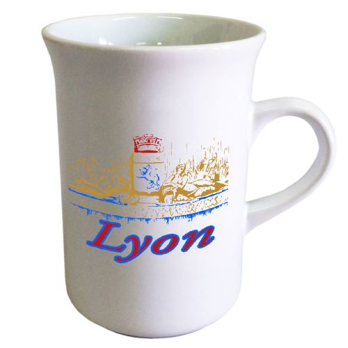 Tasse allongée pour le thé en céramique Lyon by Cbkreation