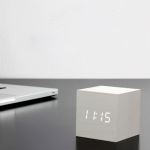 Réveil Gingko cube Click Clock Blanc
