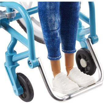 Poupée Barbie Fashionistas en chaise roulante Modèle aléatoire