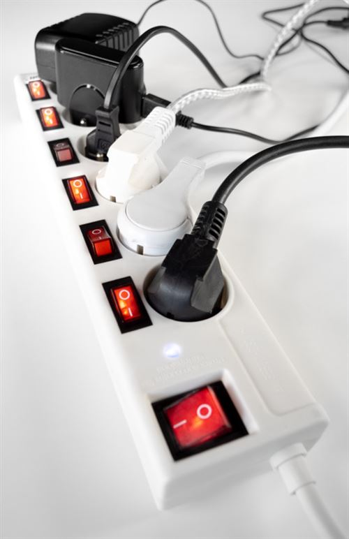 Multiprise parafoudre avec interrupteurs indépendants 6 ports - Blanc -  Prise, multiprise et accessoires électriques - Achat & prix