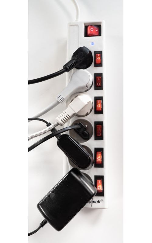 Multiprise avec 6 prises et un interrupteur par prise avec disjoncteur  surtension blanche - Orno