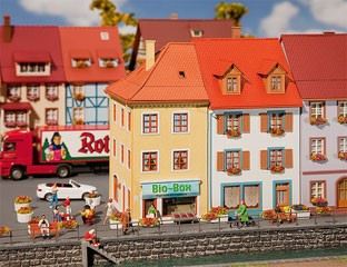 2 maisons de ville & commerce bio FALLER