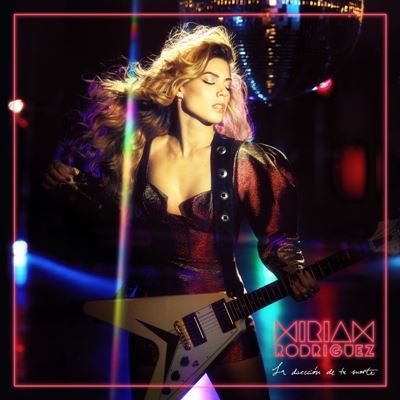 Firma de discos de Miriam Rodríguez en Fnac Málaga
