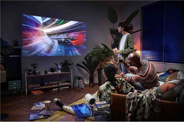The Freestyle, un proyector para ver Netflix en cualquier pared o techo