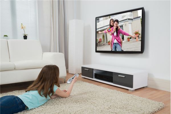 Lo que debes saber antes de Colgar un TV a la Pared.  Tv en pared,  Televisión en la pared, Montaje en pared de tv