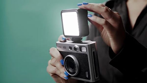 Fujifilm Instax Mini EVO Cámara instantánea - Foto del Recuerdo