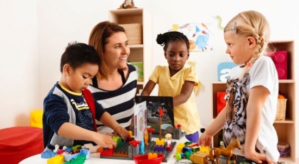 ¡Ven a construir y jugar con LEGO Education!