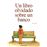 Un libro olvidado sobre un banco