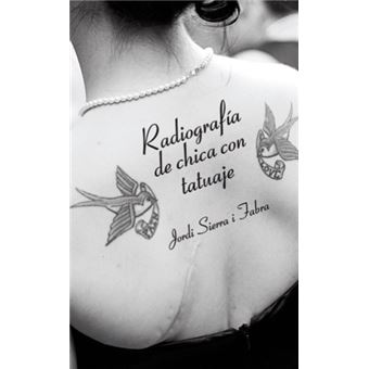 Radiografía de chica con tatuaje