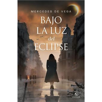 Bajo La Luz Del Eclipse