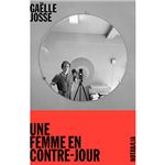 Une femme en contre jour