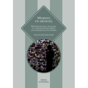 Mujeres en medio(s)