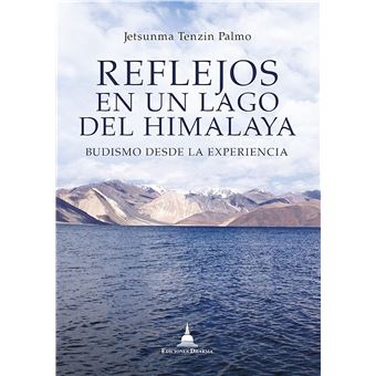 Reflejos en un lago del himalaya