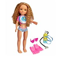 Muñeca Famosa Nancy, un día salvando tortugas