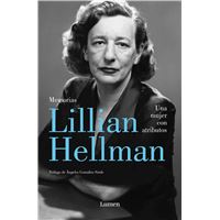 Una mujer con atributos