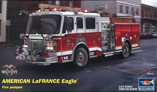 American Lafrance Eagle Fire Pumper 2002- 1:25e - Trumpeter