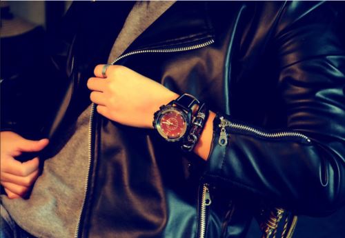 OHP Montre Homme Quartz Noir+Brun Sport YAZOLE 333 .