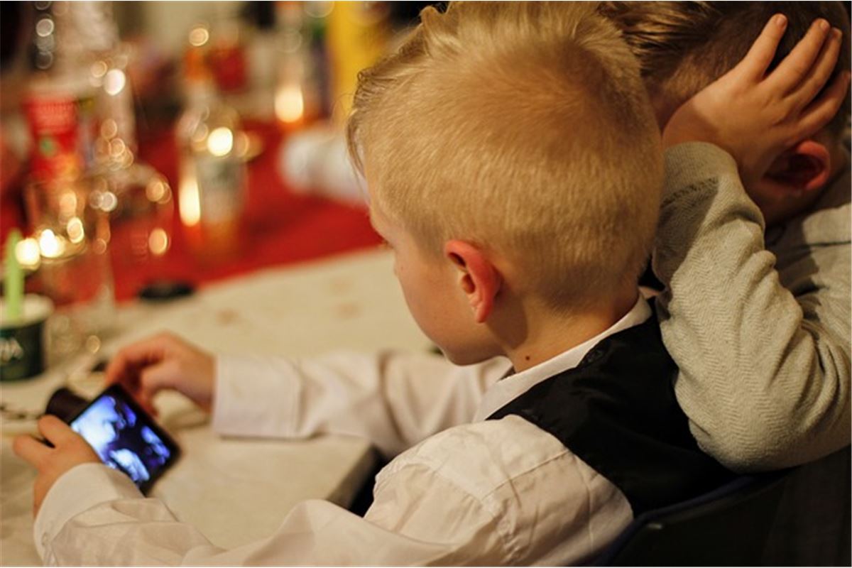 Comment contrôler l’usage des smartphones par vos enfants ?