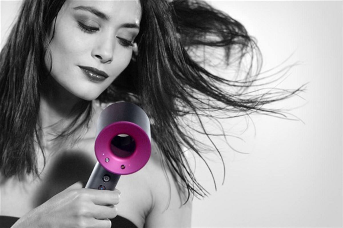 Moteur numérique, fonction ionique : les sèche-cheveux 2.0 !