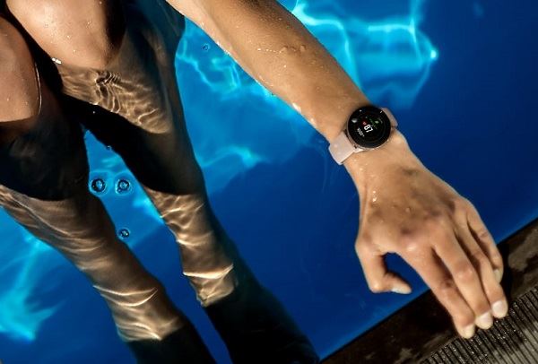 galaxy-watch-active-tracking-activities-health-fitness-swimming-water-resistance_m
