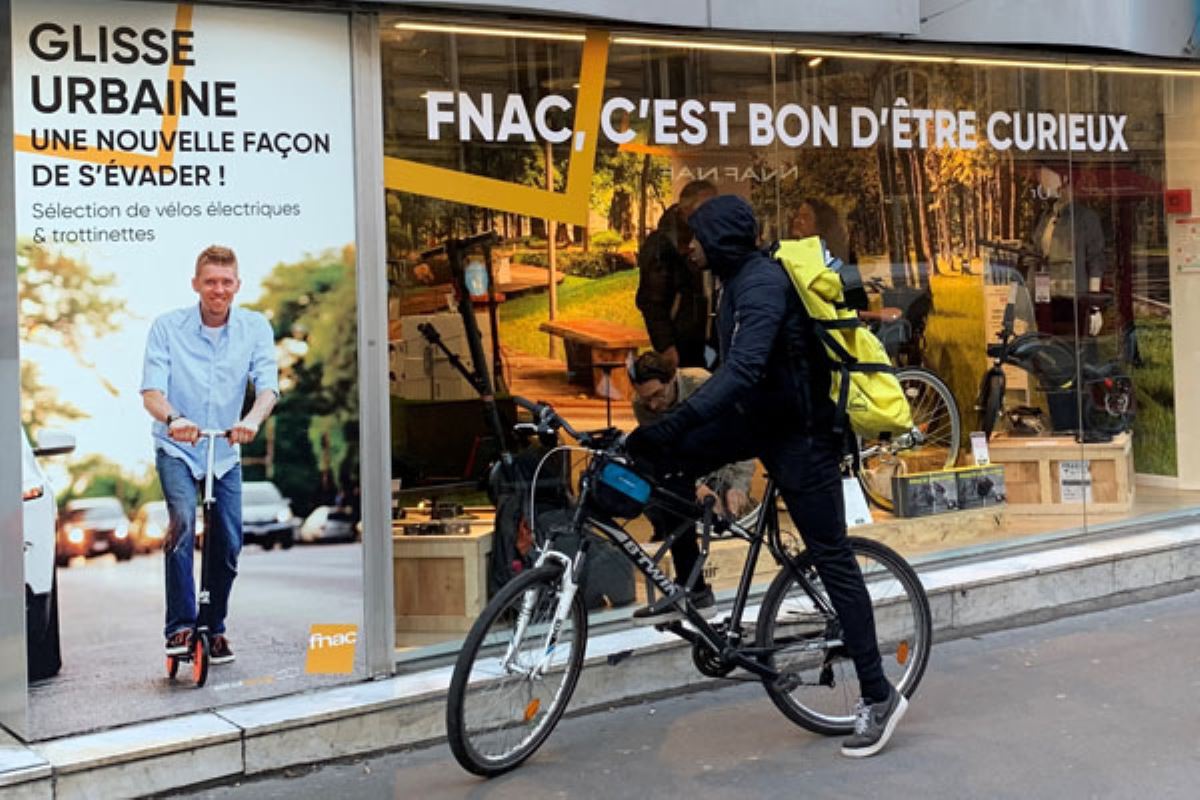 Un espace mobilité dédié aux trottinettes & vélos électriques à la Fnac Montparnasse !