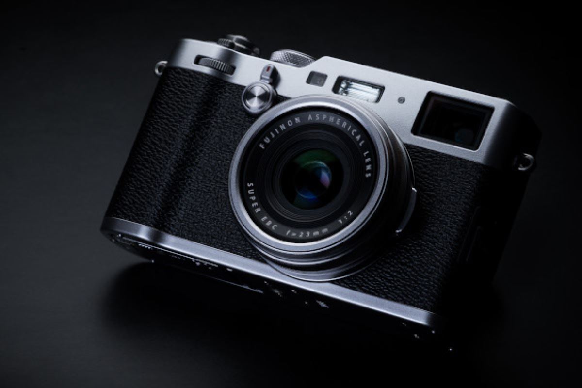 Fujifilm X100V, un appareil photo compact haut de gamme