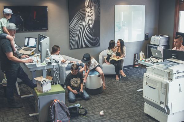 Parents Comment Gerer L Enseignement Pendant Le Confinement Conseils D Experts Fnac