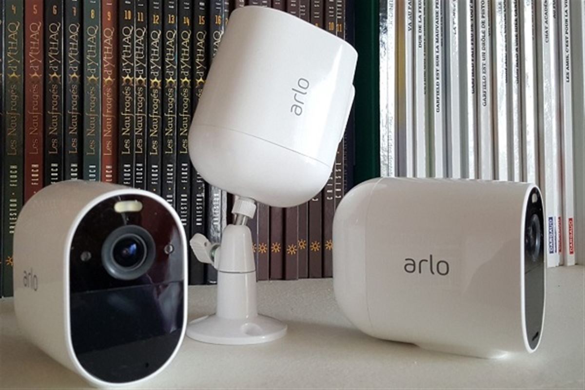 Test caméra Arlo Essential Spotlight : la surveillance facile