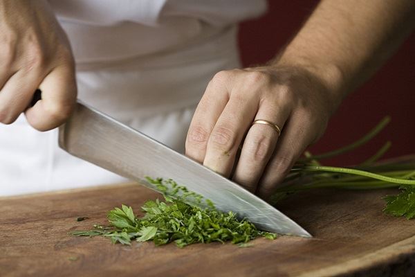 5 critères importants pour bien choisir des couteaux de table • Comptoir du  Couteau