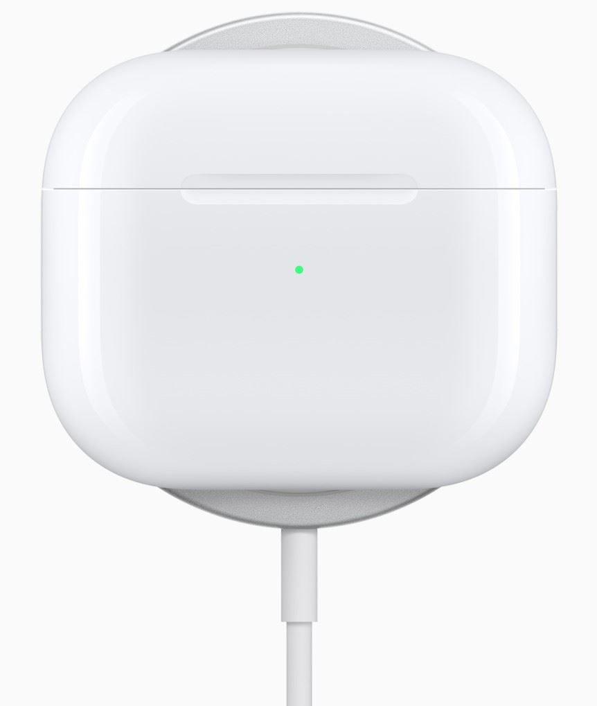 Apple_AirPods-3rd-gen_MagSafe-charging_10182021