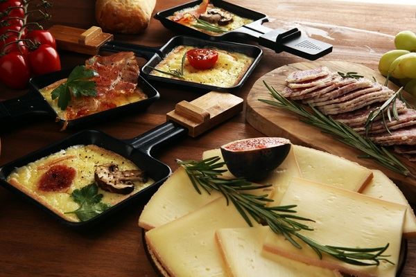 Cuisine Conviviale Comment Bien Reussir Ses Repas D Hiver Conseils D Experts Fnac