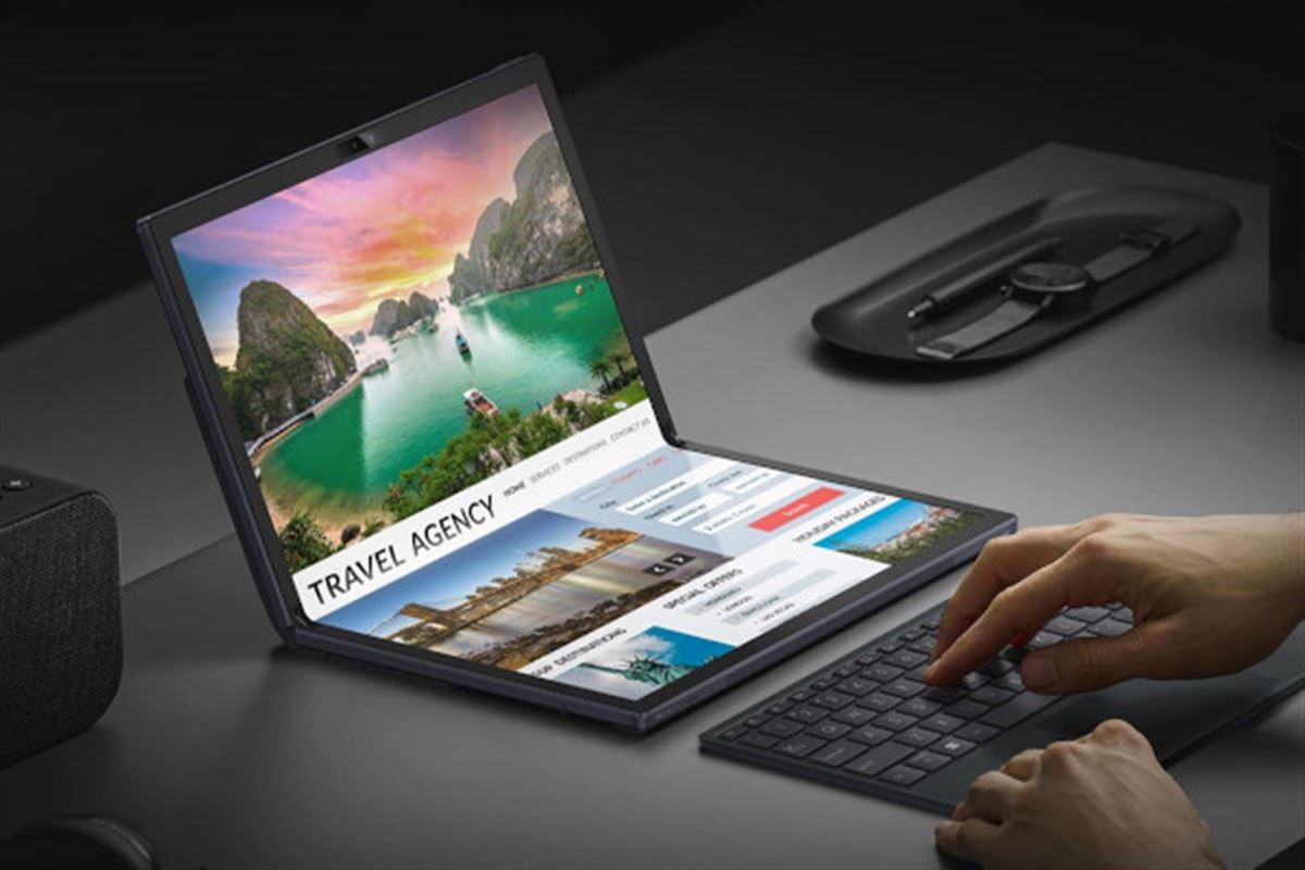 ASUS Zenbook 17 Fold OLED : l’écran pliable s’invite sur PC portable