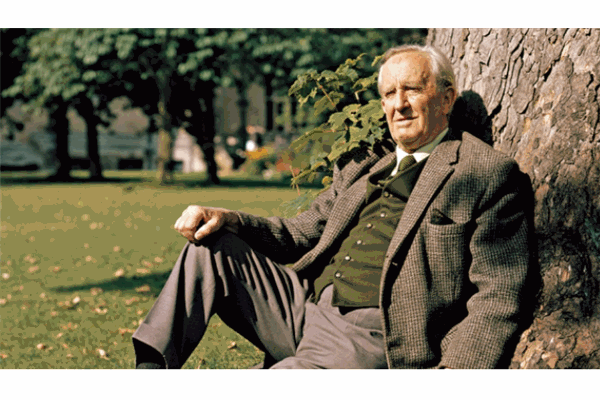 Qui est J.R.R. Tolkien, l'auteur du Seigneur des anneaux ?