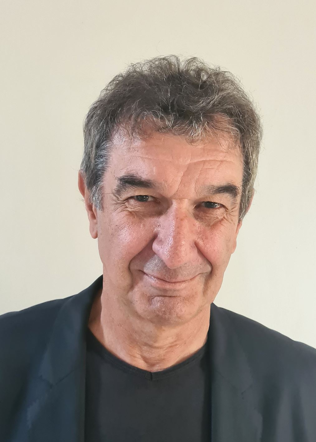 L'auteur nîmois Claude Jamot en dédicace à la Fnac Nîmes !